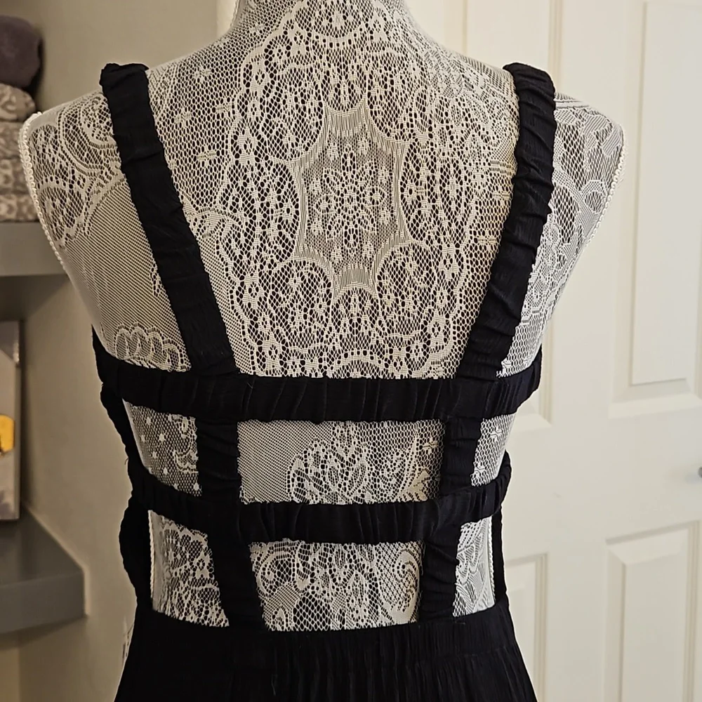 Forever 21 Smocked Strappy Back Maxi Dress sz Medium                🎉 HP - Picture 3 of 12